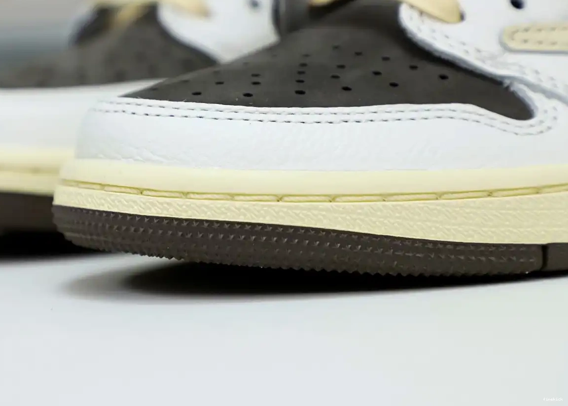 MOCHA REVERSE X 1 LOW JORDAN OG SCOTT TRAVIS AIR 0404